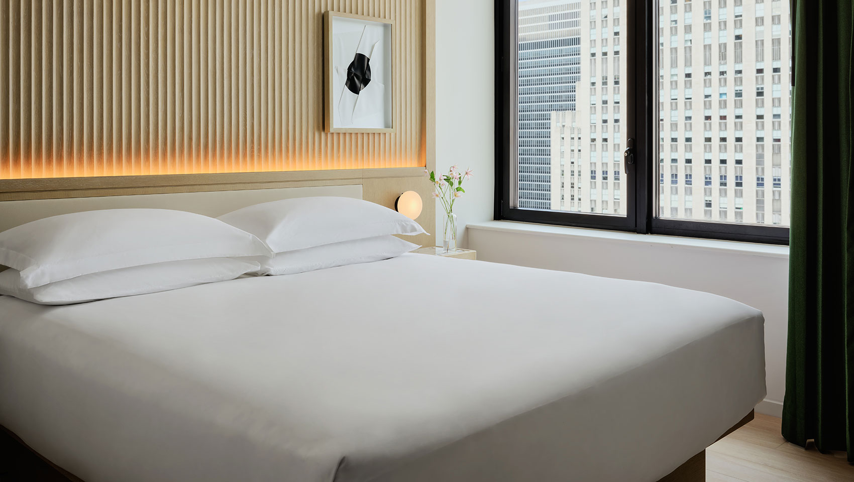Kimpton Era guestroom