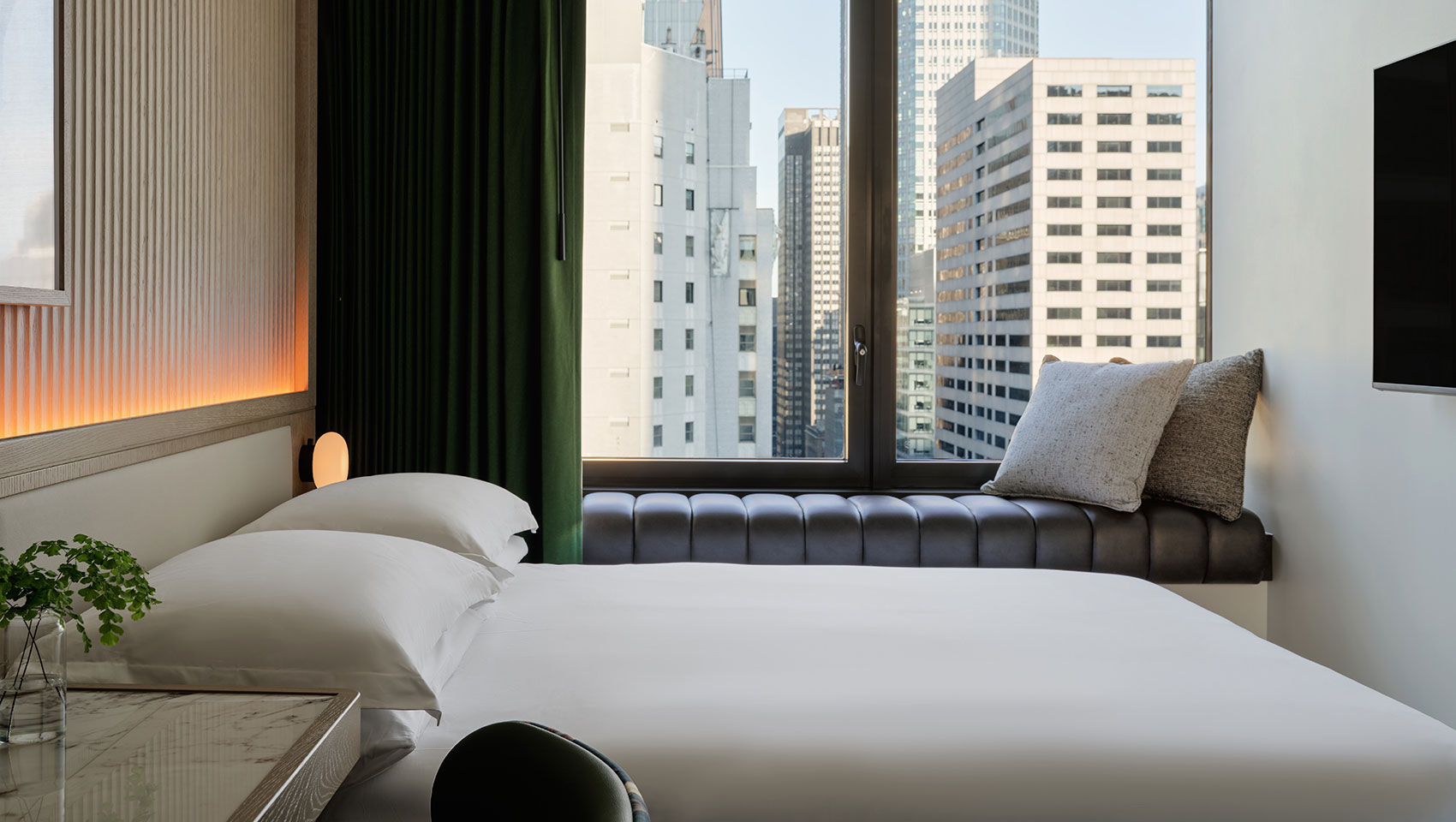 Kimpton Era guestroom